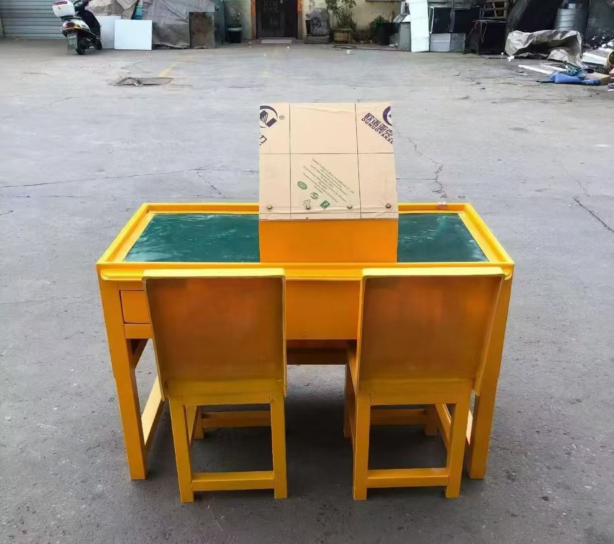 乌鲁木齐防静电导通桌井下煤矿火工品发放桌：危险品流转的安全守护者